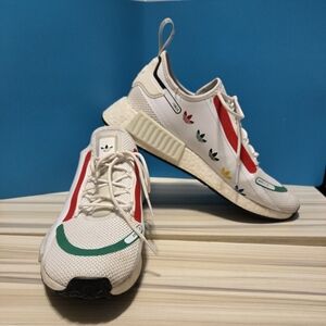 Adidas NMD 1.8 mens athletic sneakers Size 10 worn once Logo